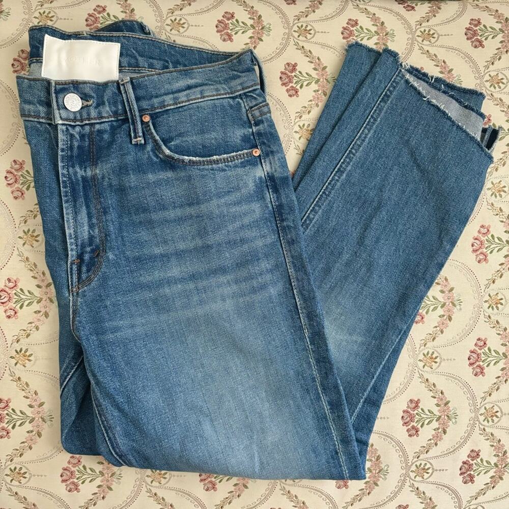 Mother mid rise dazzler ankle frayed step Jean size 27 (per previous seller)